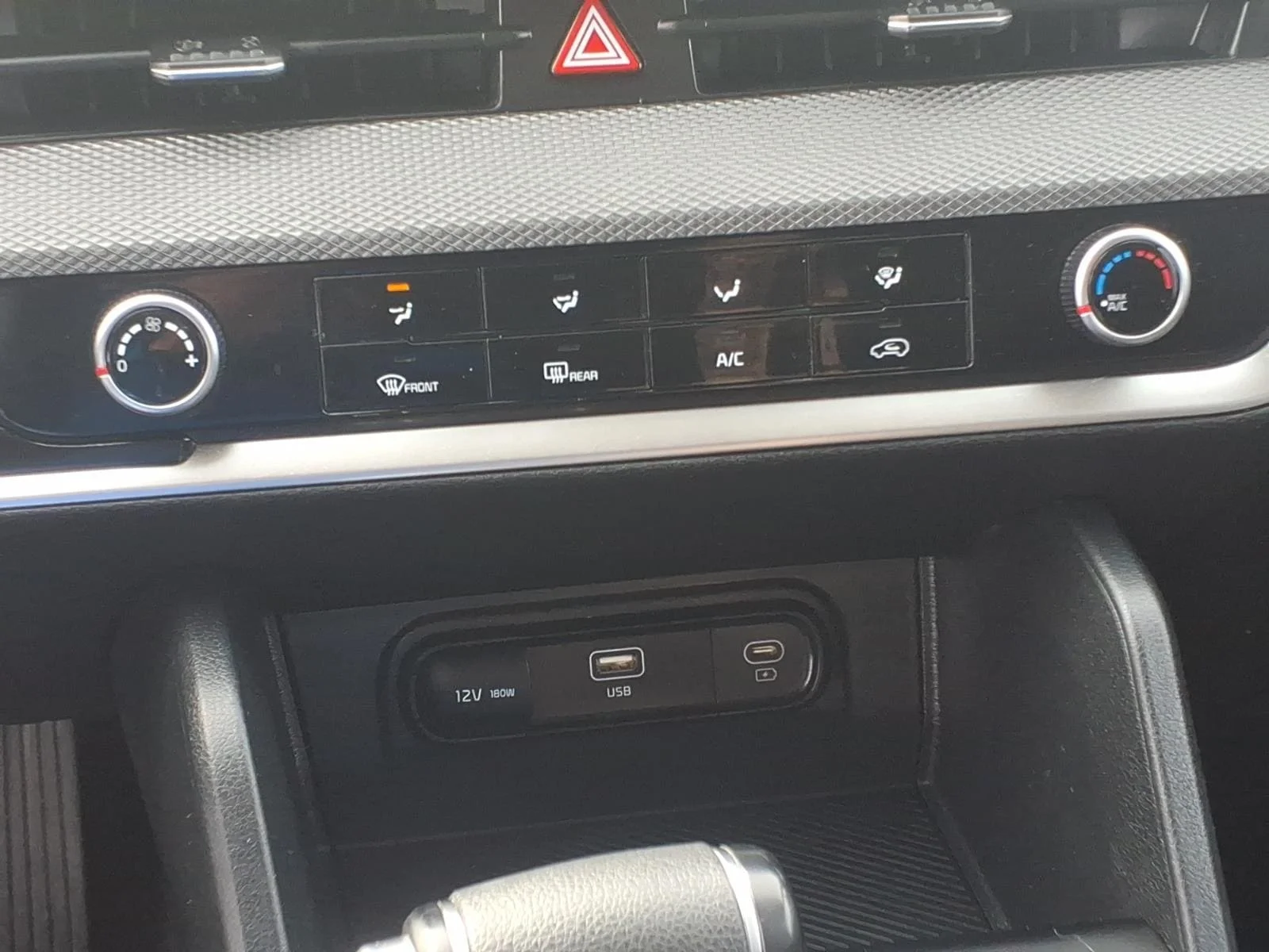 Used 2024 Snow White Pearl Kia LX image 20