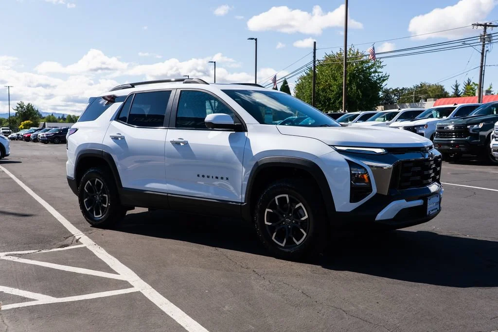 New 2027 Polar White Tricoat Chevrolet ACTIV image 6