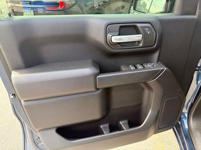 Used 2021 Pacific Blue Metallic GMC Base image 13