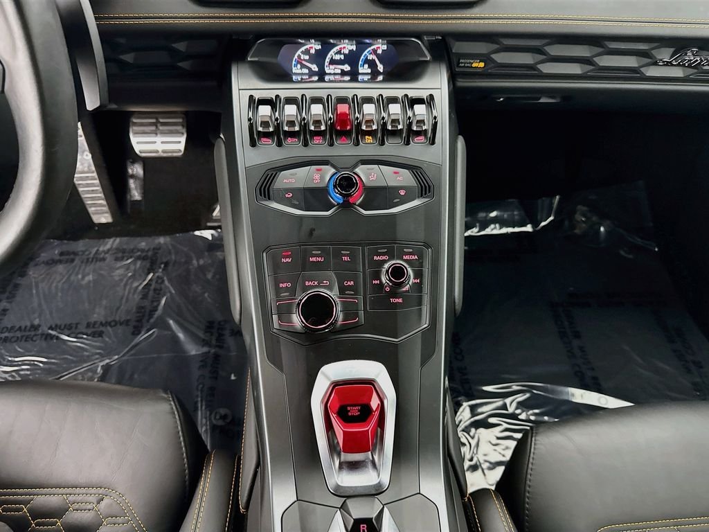 Used 2017 White Lamborghini LP580-2 image 15