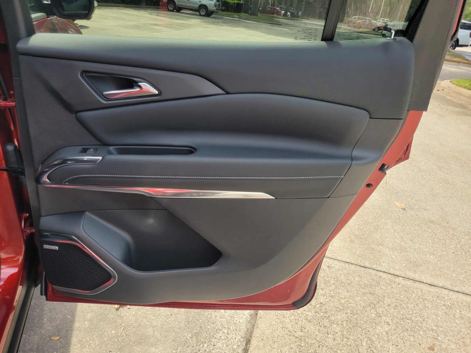 2025 Chevrolet Traverse LT - Photo 17