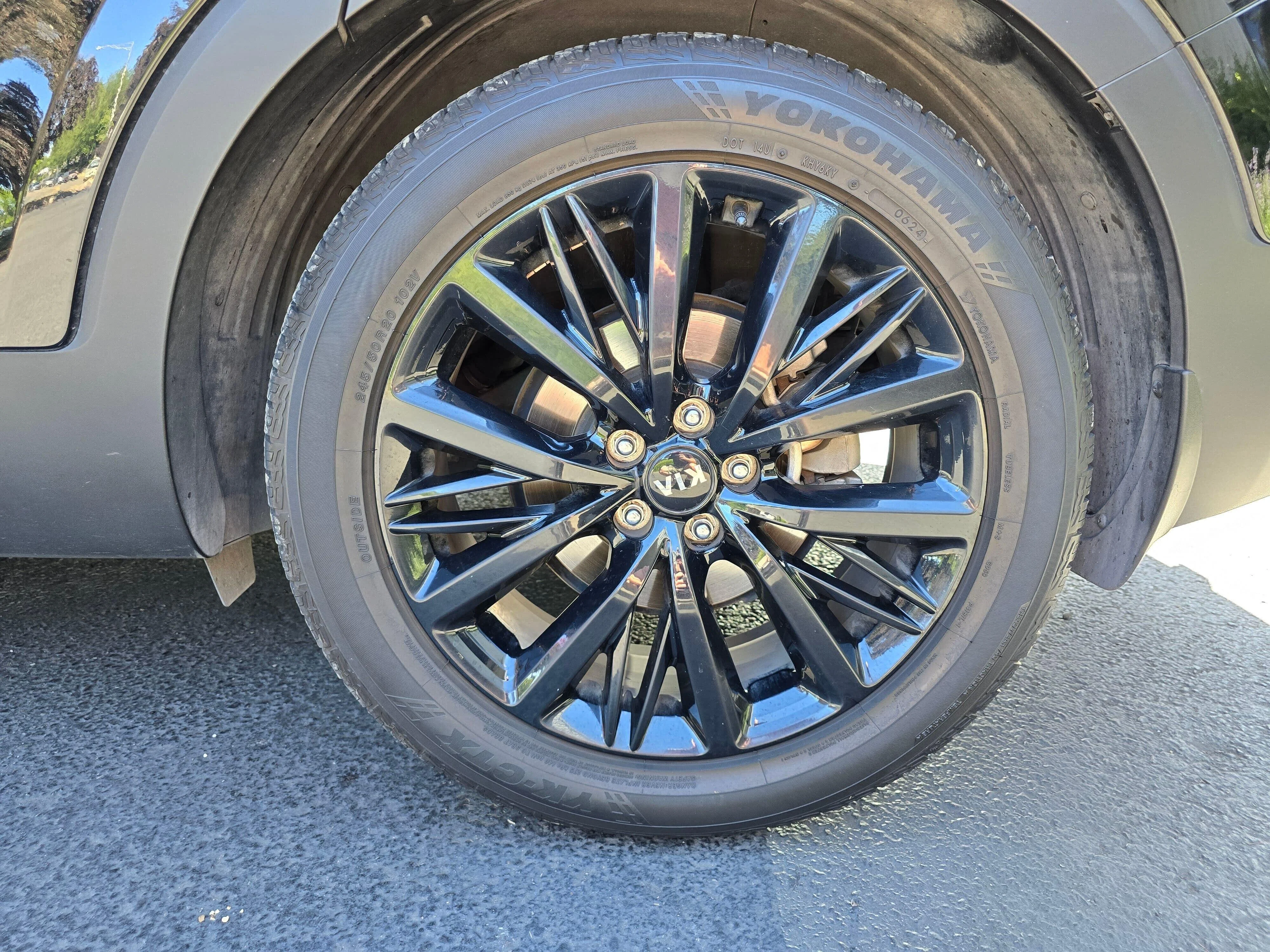 Used 2020 Ebony Black Kia SX image 6