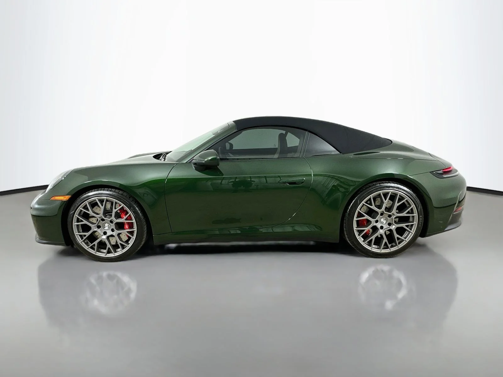 Used 2026  Porsche  image 8