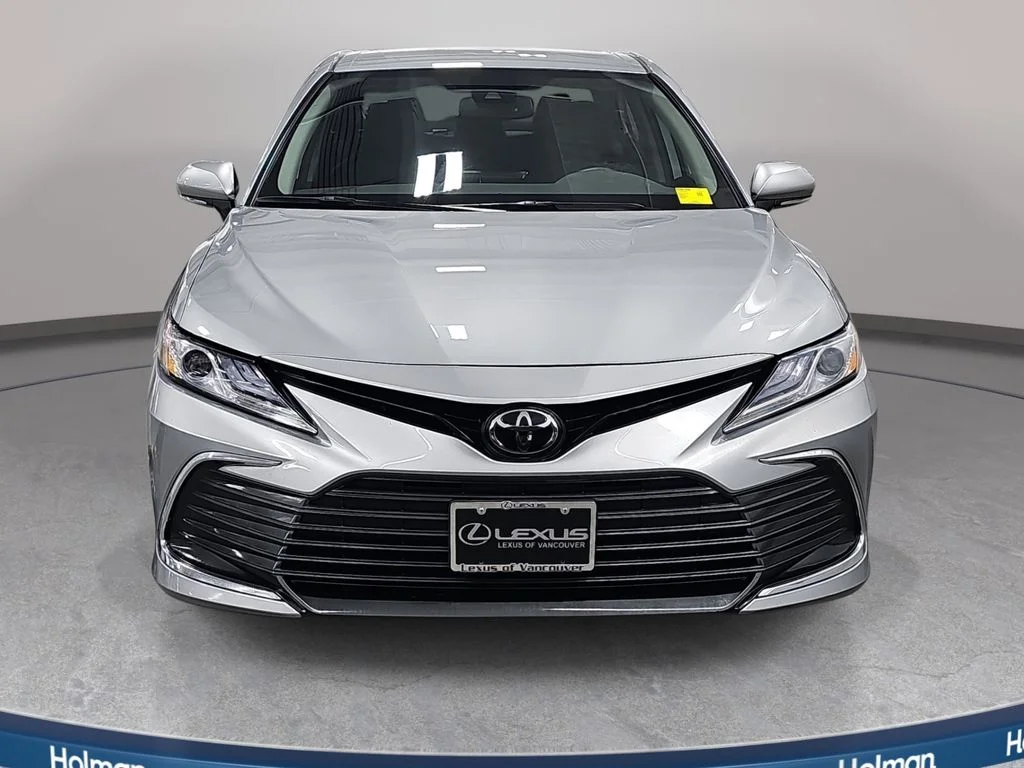 Used 2023 Silver Toyota XLE image 3