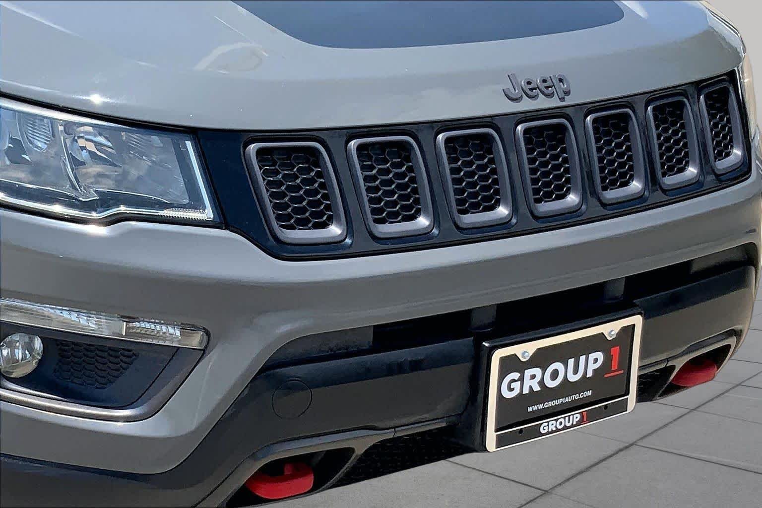 Used 2020 Sting-Gray Clearcoat Jeep Trailhawk image 30