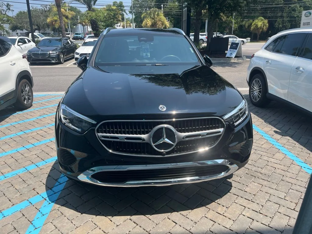 Certified Used 2025 Black Mercedes-Benz GLC 300 image 3