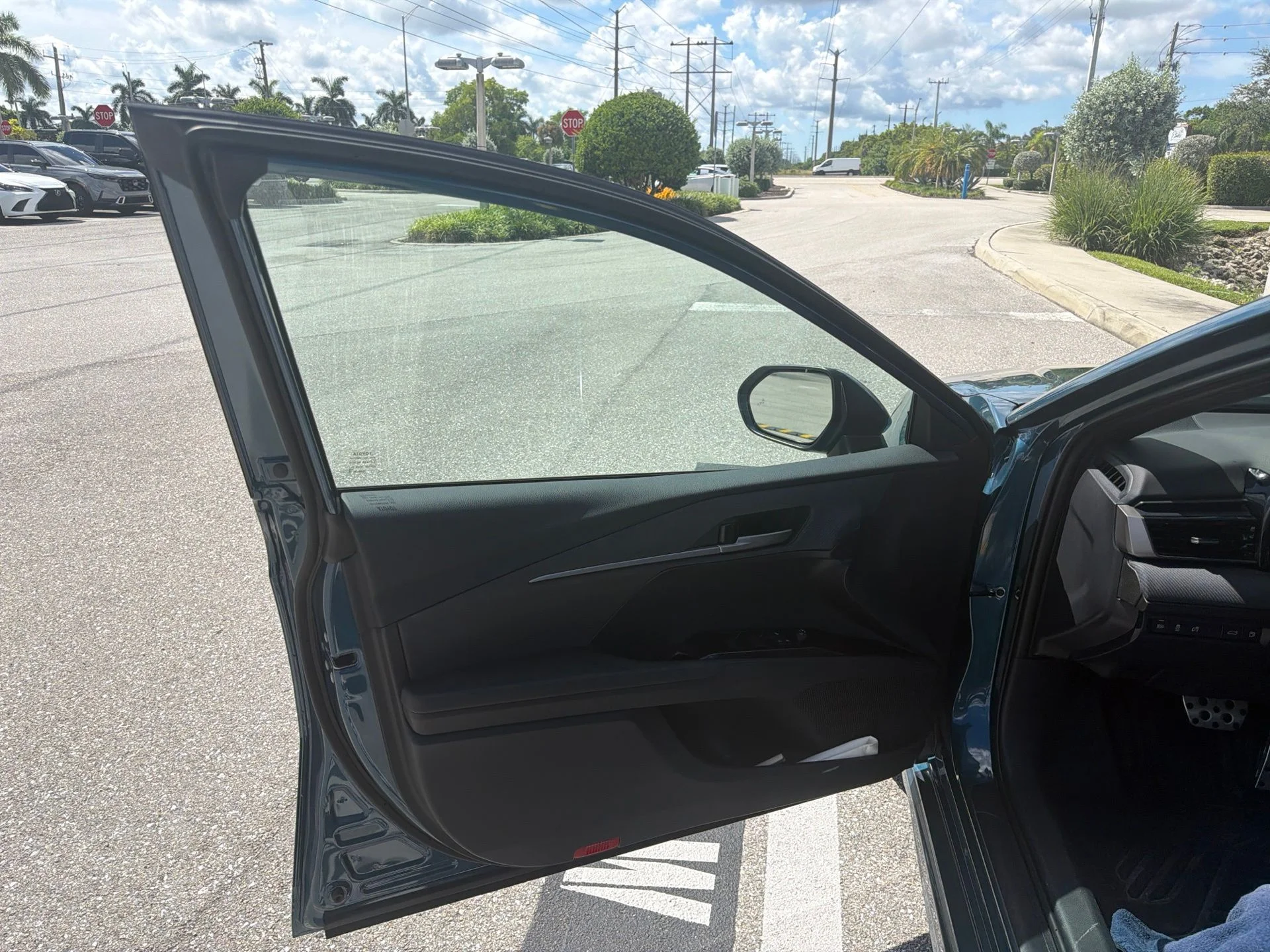 Used 2025 Ocean Toyota SE image 13
