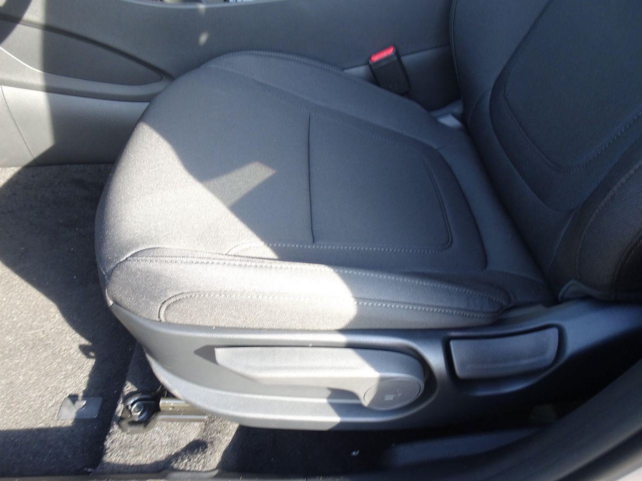2025 Hyundai Tucson SE - Photo 9