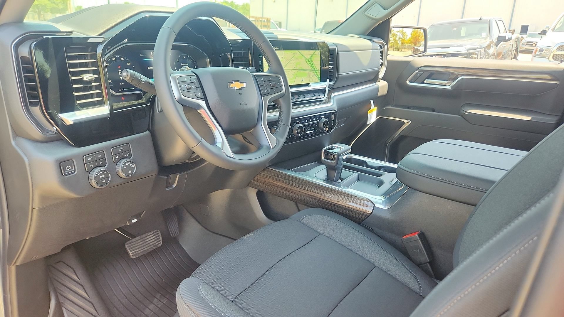 2026 Chevrolet Silverado 1500 LT - Photo 9