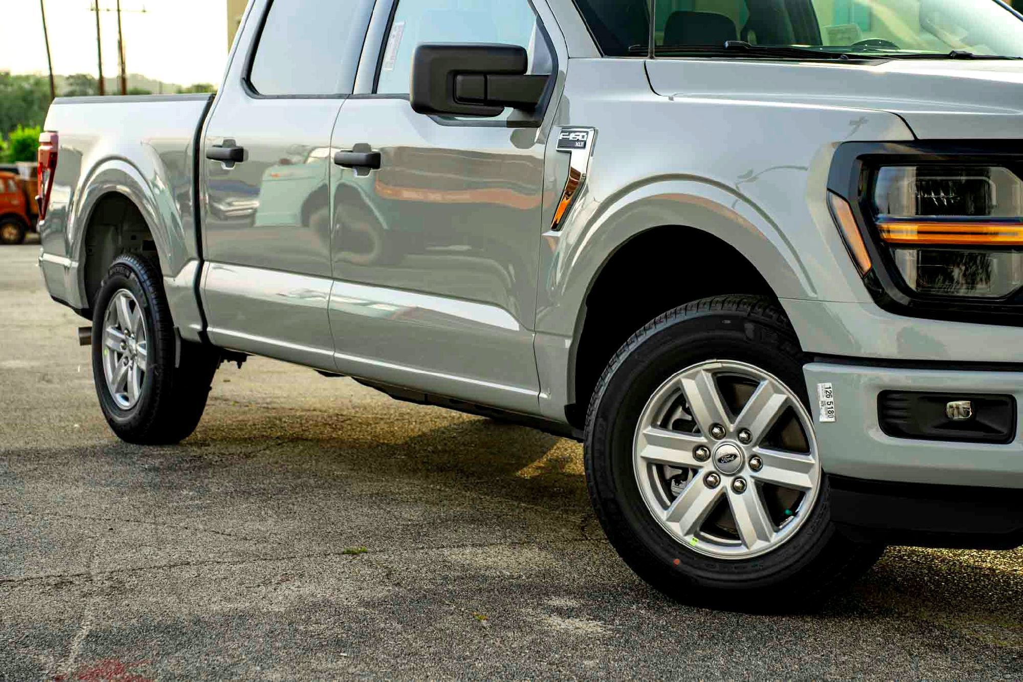 New 2026 Avalanche Ford XLT image 2
