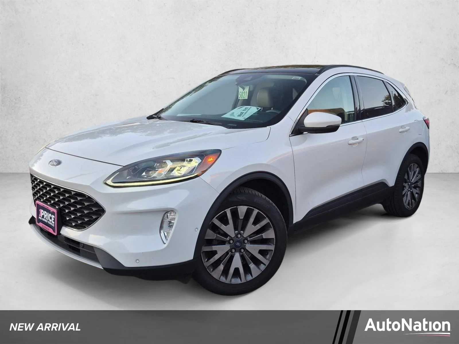Used 2020 Star White Metallic Tri-Coat Ford Titanium image 1