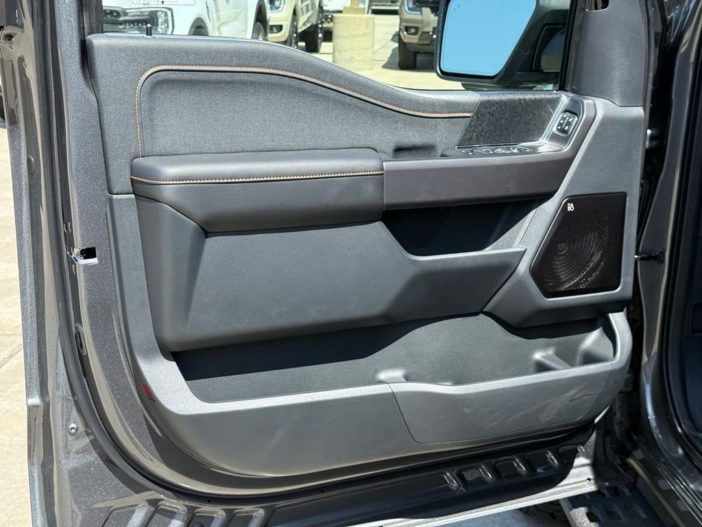 New 2026 Carbonized Gray Metallic Ford Tremor® image 16