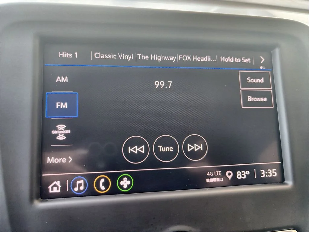 Used 2022 White Chevrolet LT image 13