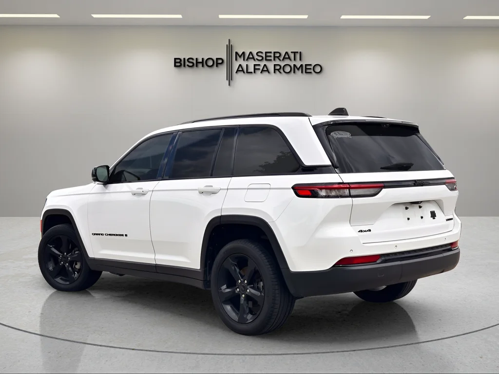 Used 2023 White Jeep Limited image 3