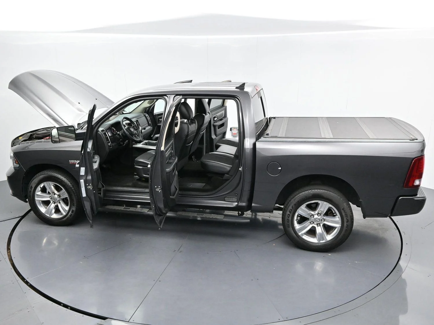 Used 2017 Granite Crystal Metallic Clearcoat Ram Sport image 38