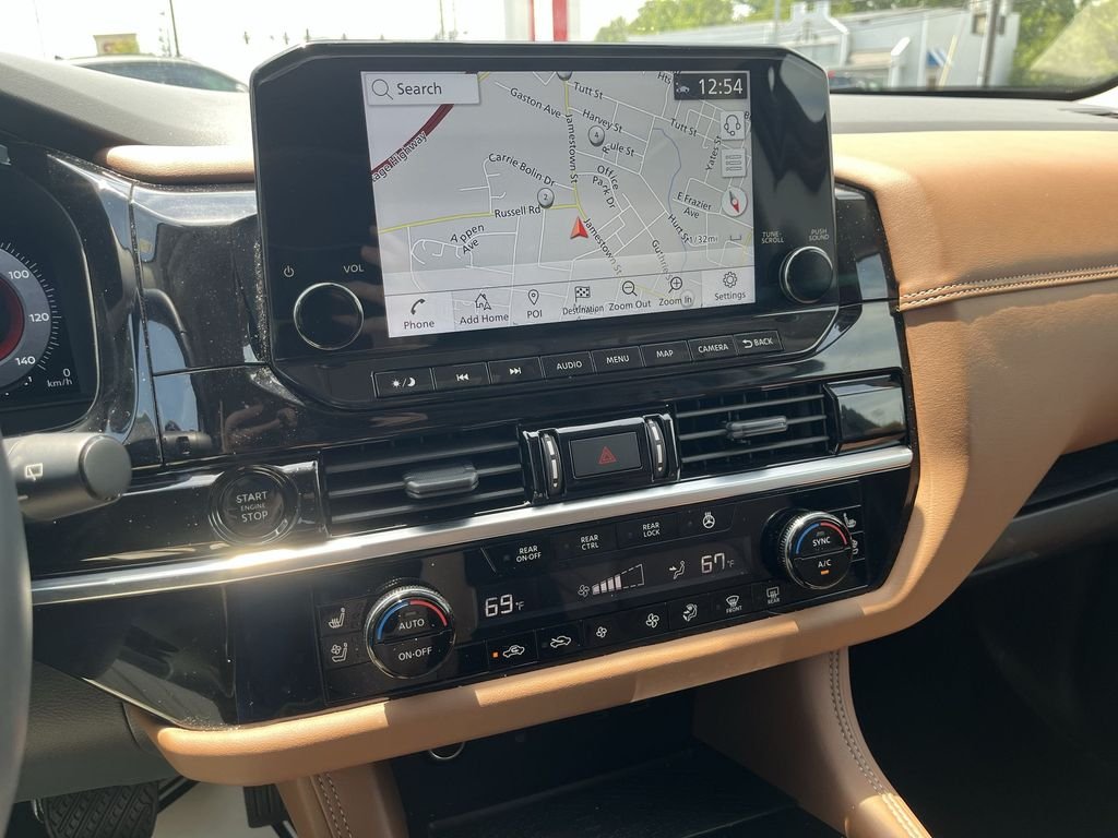 Used 2025 Beige Nissan Platinum image 16