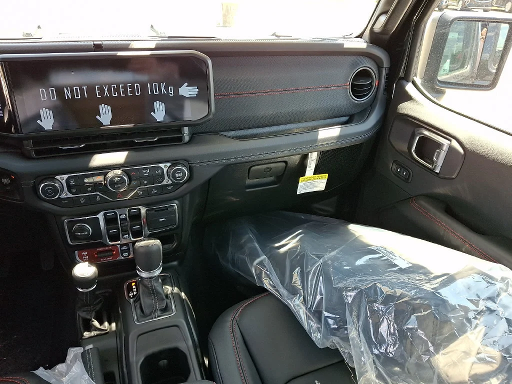 New 2026 Black Clear-Coat Exterior Paint Jeep Rubicon X image 12