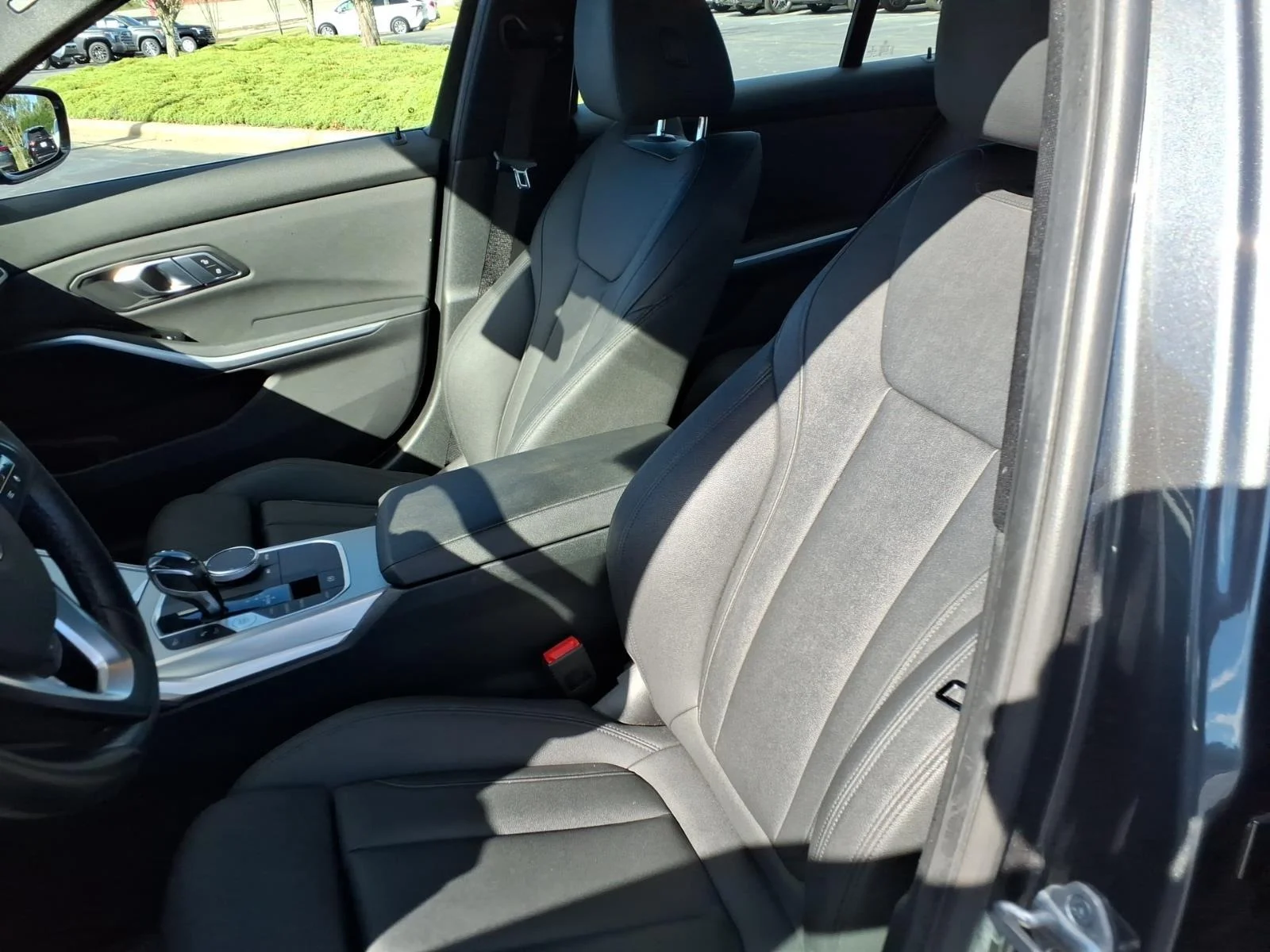 Used 2020 Mineral Gray Metallic BMW 330i xDrive image 23