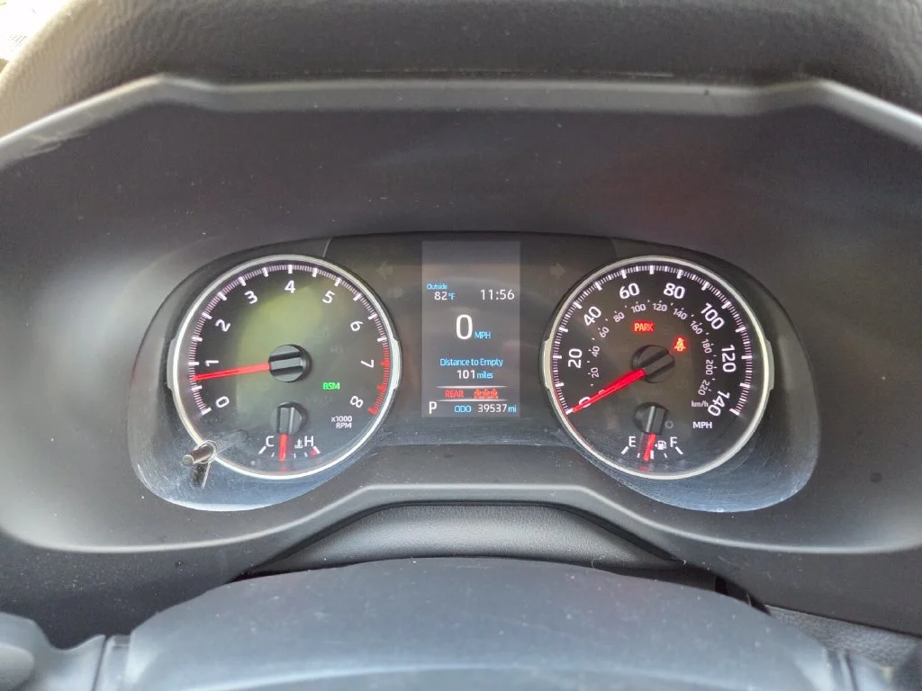 Used 2022 Gray Toyota XLE image 32