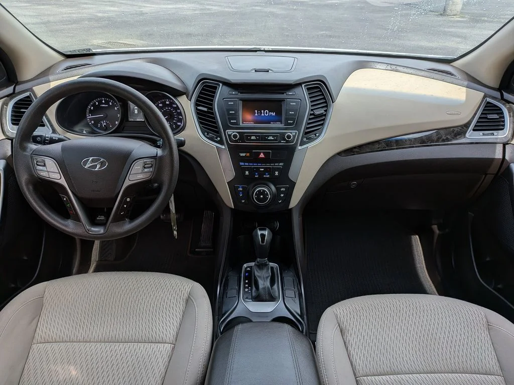 Used 2017 White Hyundai 2.4 Base image 1
