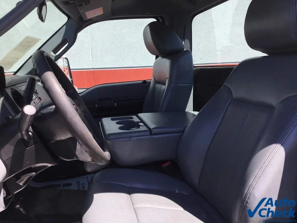Used 2014 White Ford XL image 29