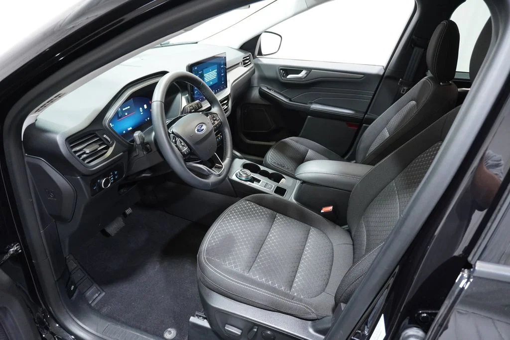 Used 2023 Black Ford Active image 9