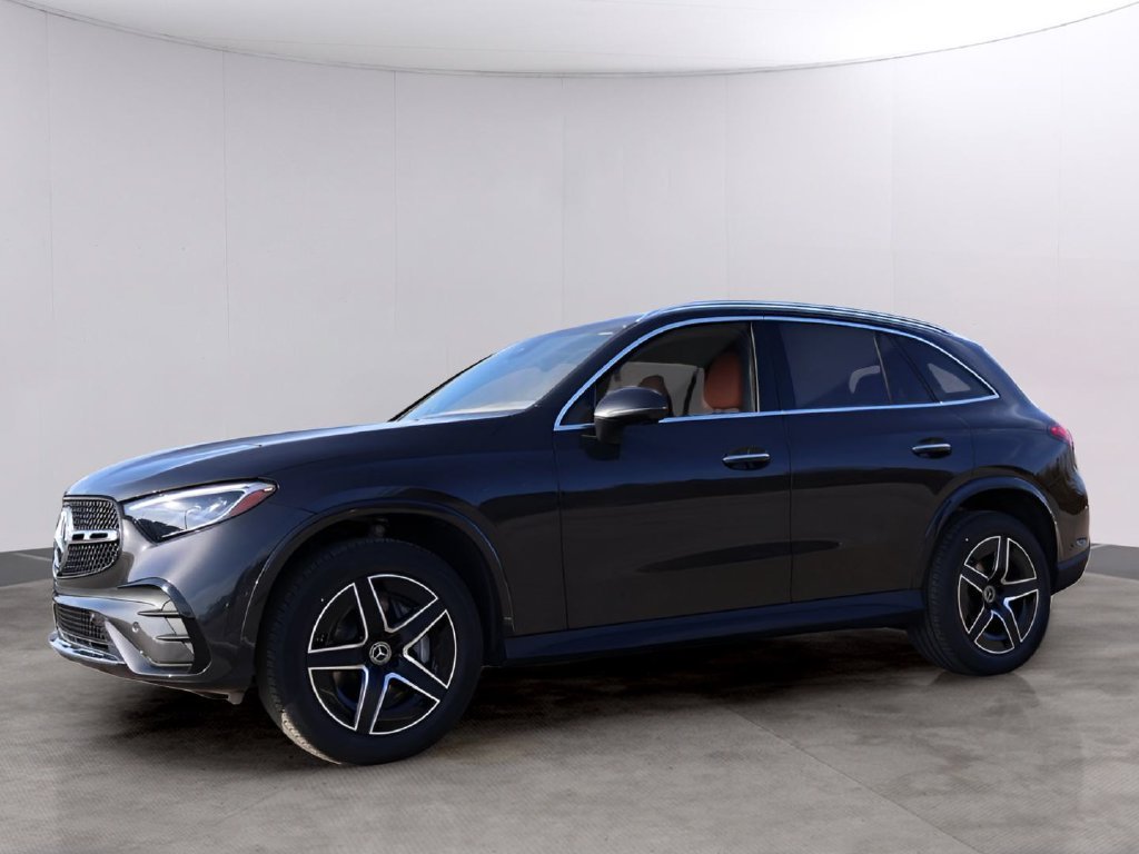Used 2026 Graphite Grey Metallic Mercedes-Benz GLC 300 image 3