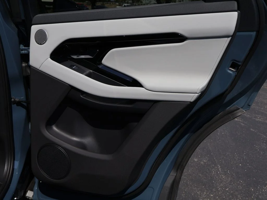 New 2026 Tribeca Blue Metallic Land Rover Hoxton Edition image 14