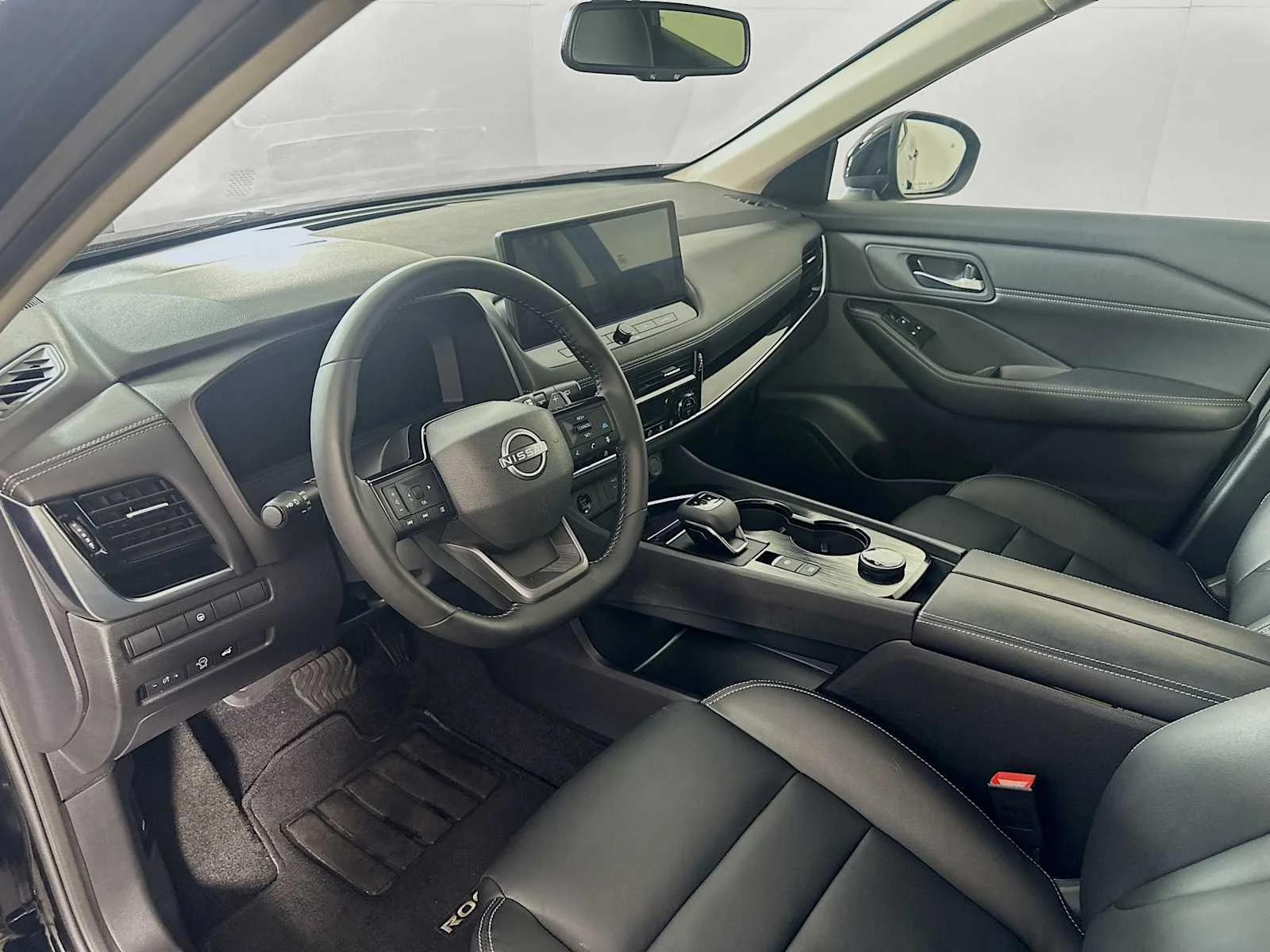 Used 2026 Super Black Nissan SL image 7