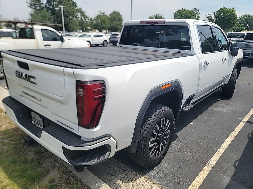 Used 2025 White GMC Denali Ultimate image 6