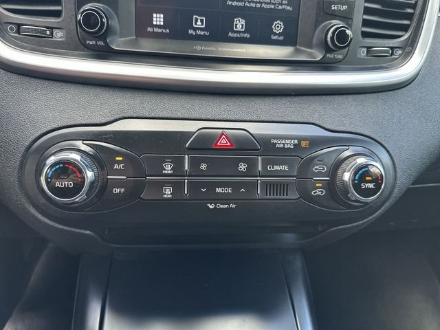 Used 2018 Silver Kia LX image 19