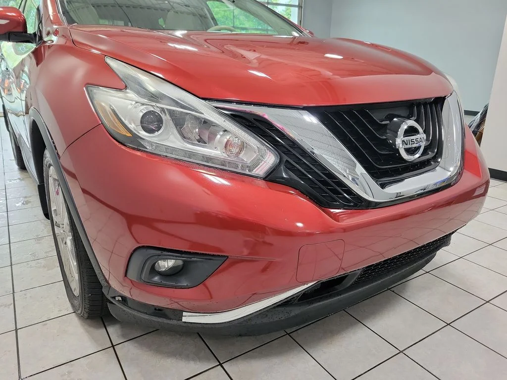 Used 2015 Red Nissan Platinum image 25
