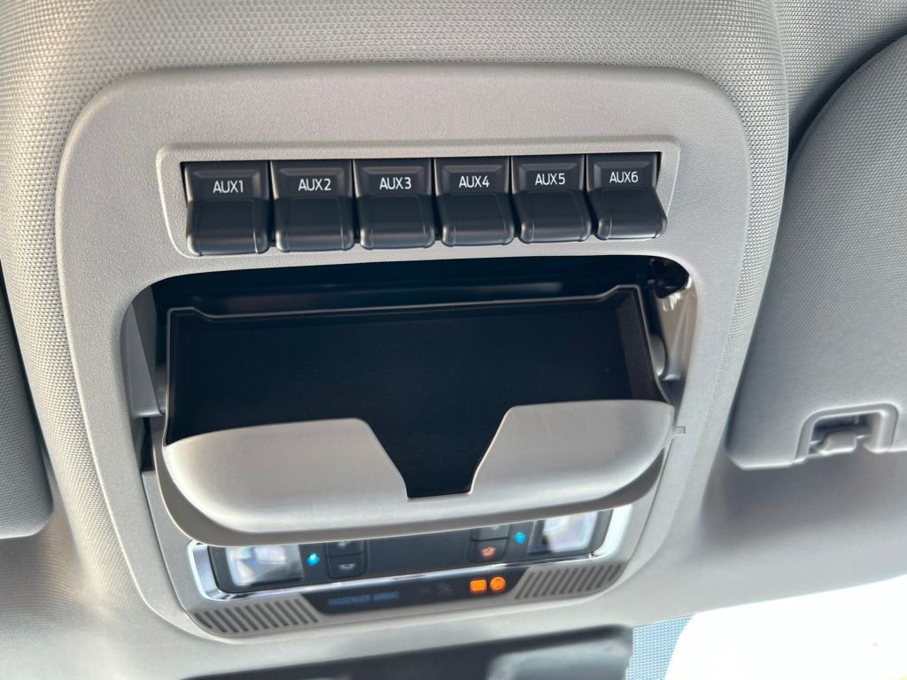 New 2026 Oxford White Ford Lariat image 35