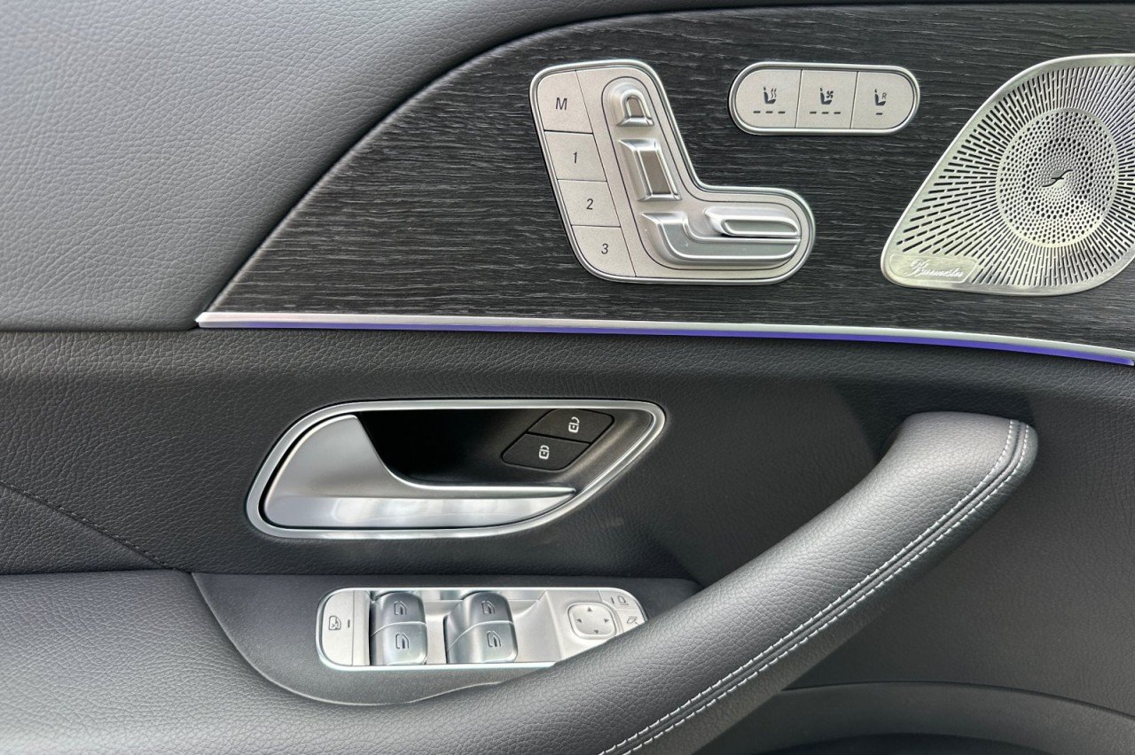 New 2026 MANUFAKTUR Alpine Grey Mercedes-Benz GLS 450 4MATIC® SUV image 10