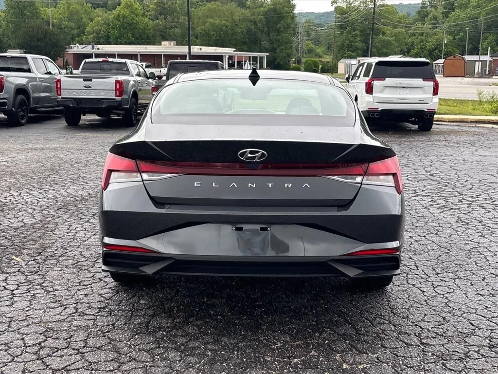 Used 2023 Gray Hyundai SEL image 6