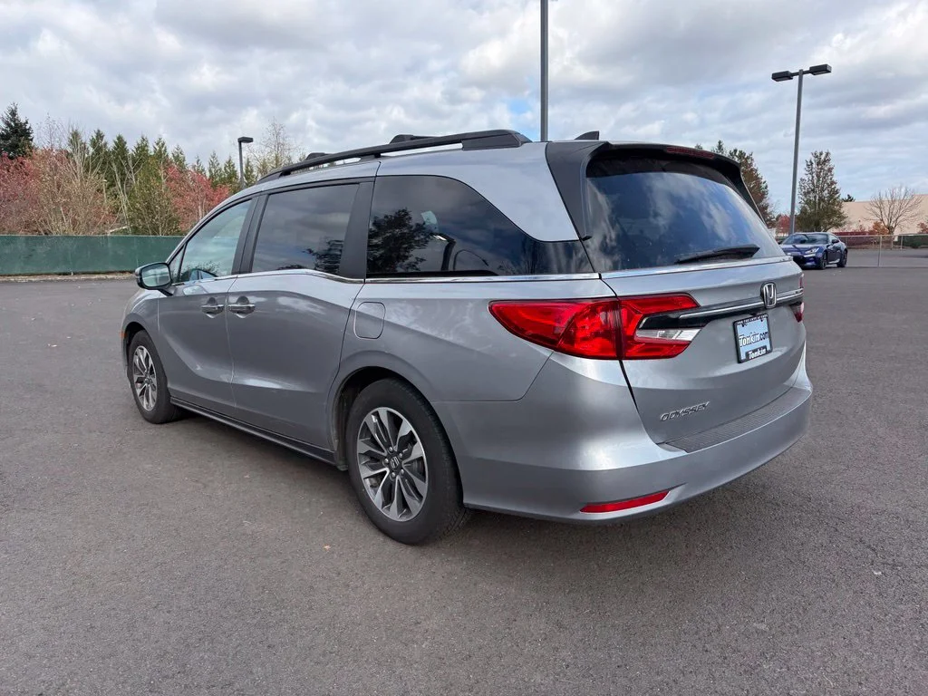 Used 2024 Lunar Silver Metallic Honda EX-L image 5