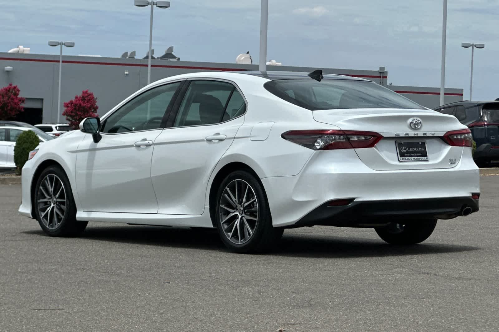 Used 2022 Wind Chill Pearl Toyota XLE image 7