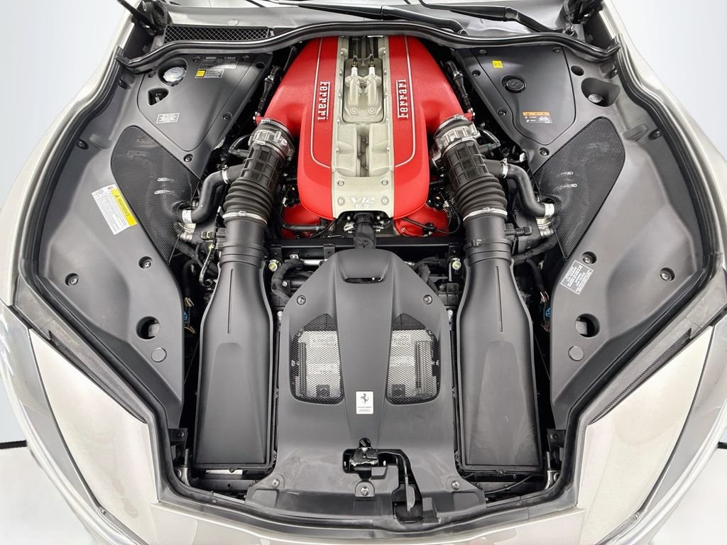 Used 2022  Ferrari Base image 32