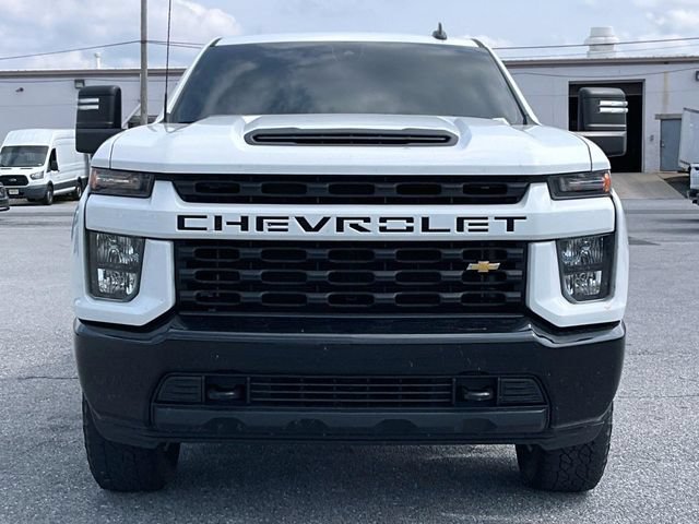 Used 2022 Summit White Chevrolet Custom image 4