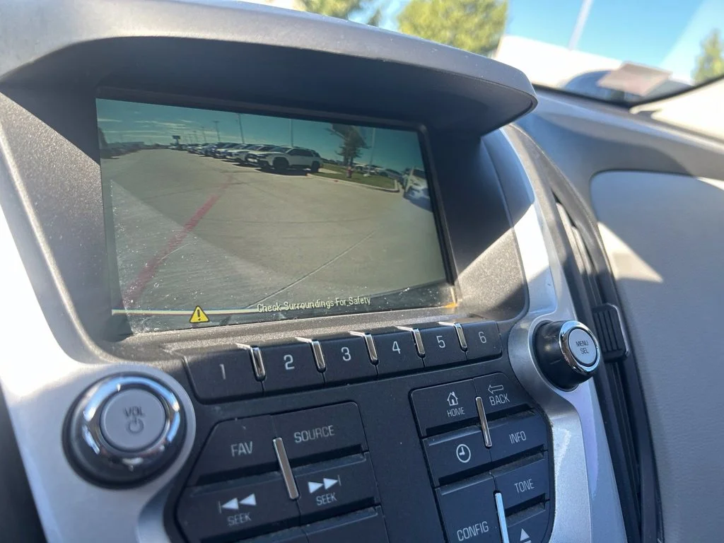 Used 2014 Silver Chevrolet LT image 9