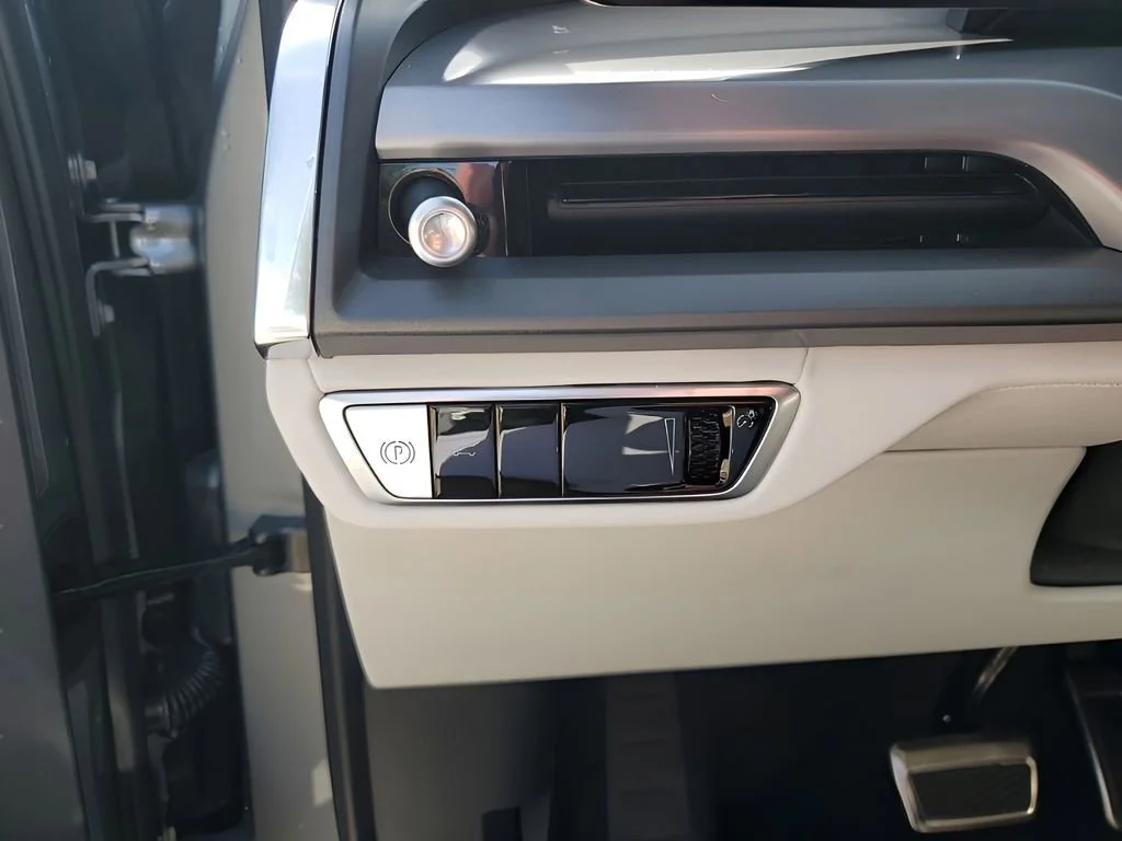 2026 Cadillac VISTIQ Sport - Photo 34
