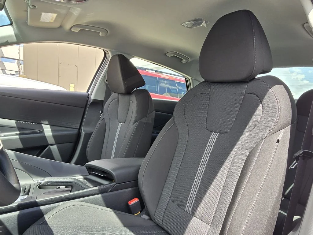 New 2026 White Hyundai SE image 14