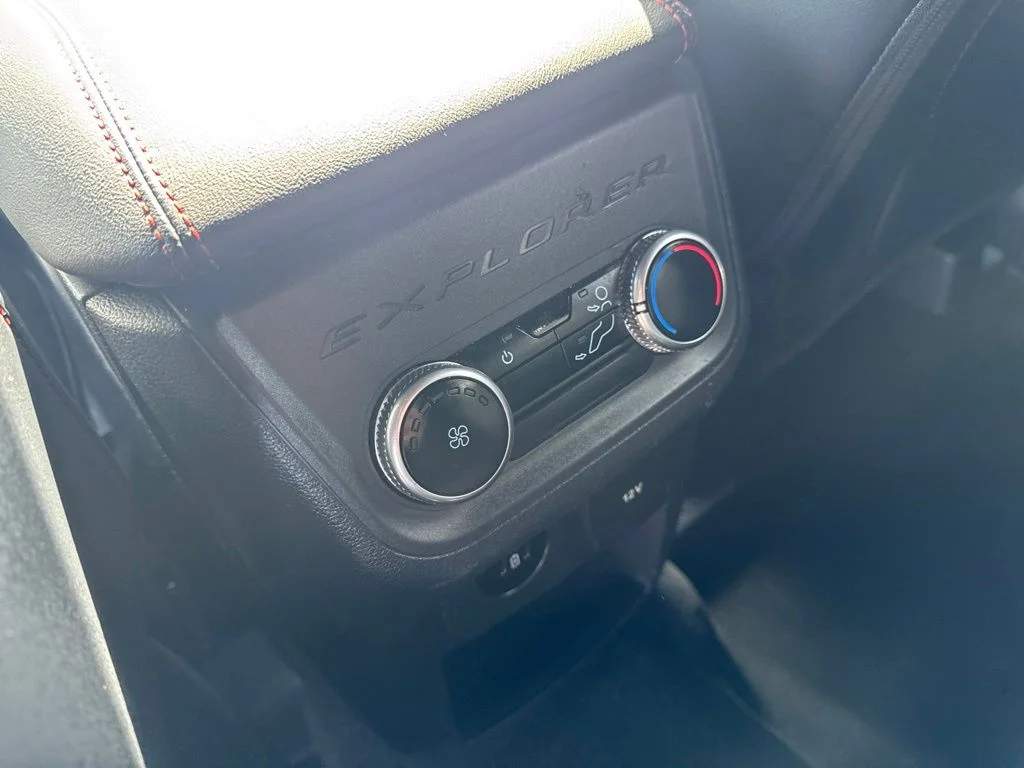 Used 2025 Gray Metallic Ford ST-Line image 33