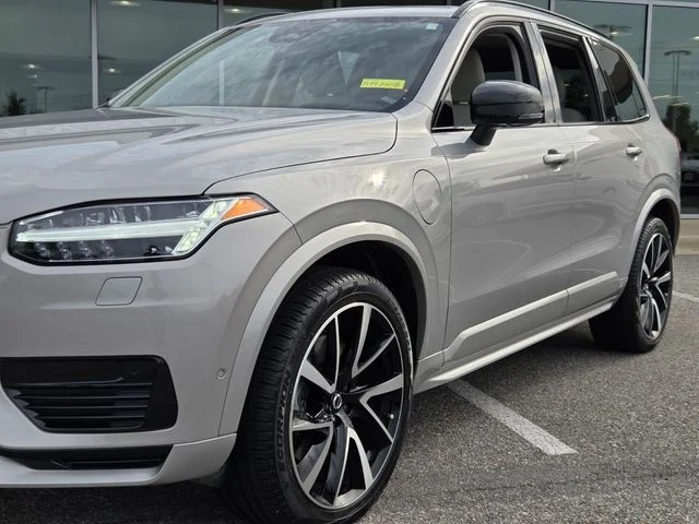 Used 2023 Silver Volvo Ultimate image 25