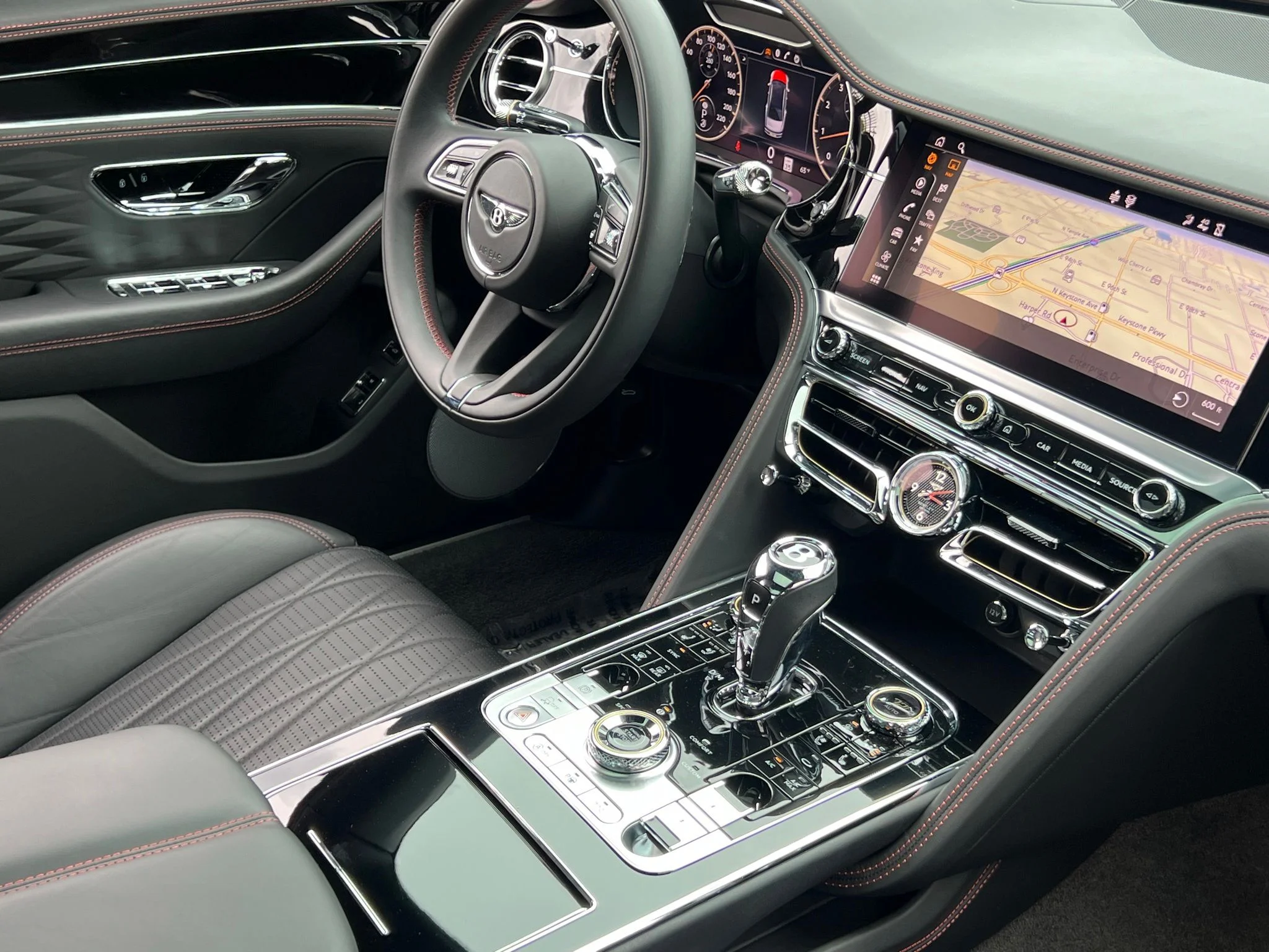 Used 2022 Black Bentley V8 image 2