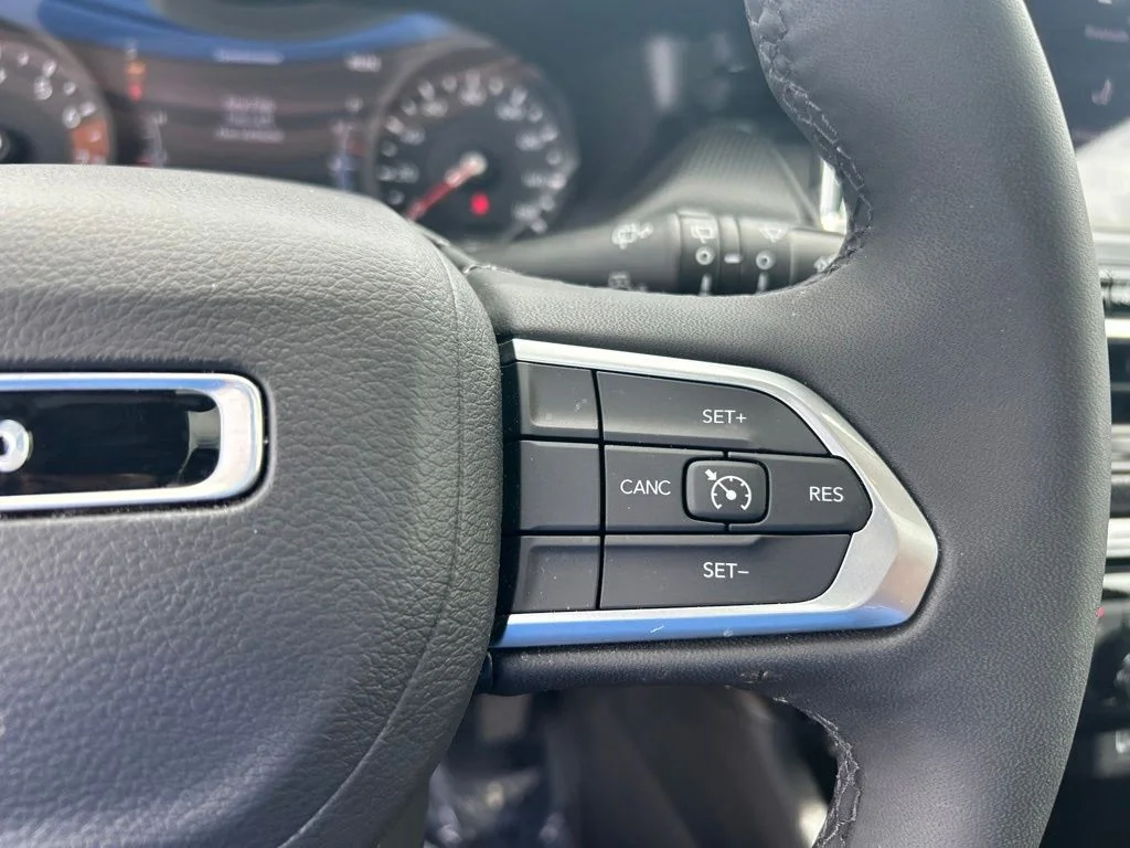 Certified Used 2025 Black Jeep Latitude image 43