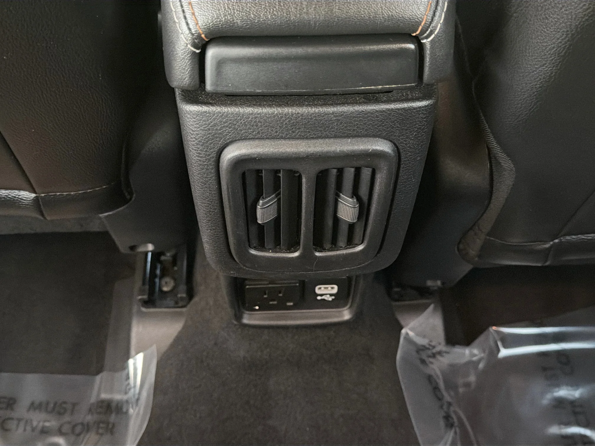 Used 2018 Redline Pearlcoat Jeep Latitude image 19
