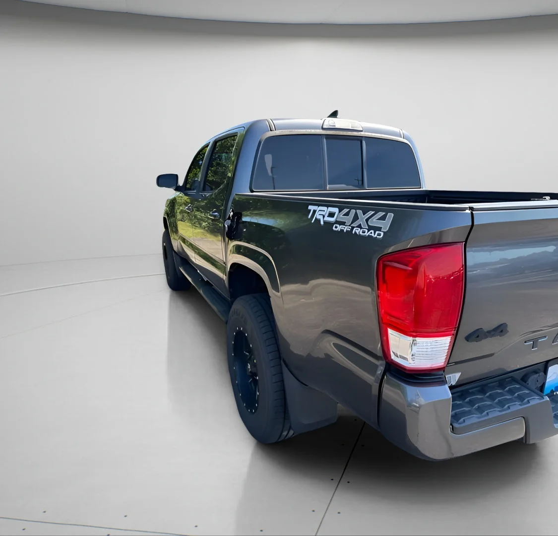 Used 2017 Magnetic Gray Metallic Toyota SR5 image 11