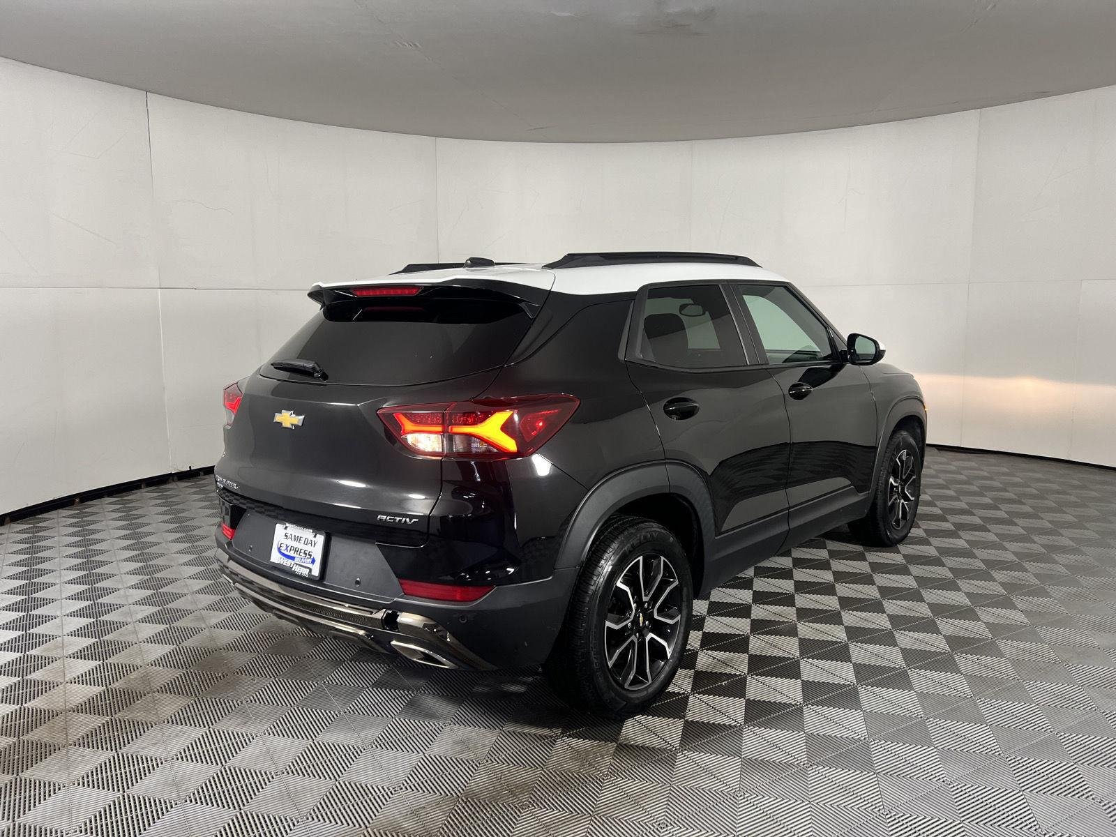 Used 2023 Mosaic Black Metallic Chevrolet ACTIV image 25