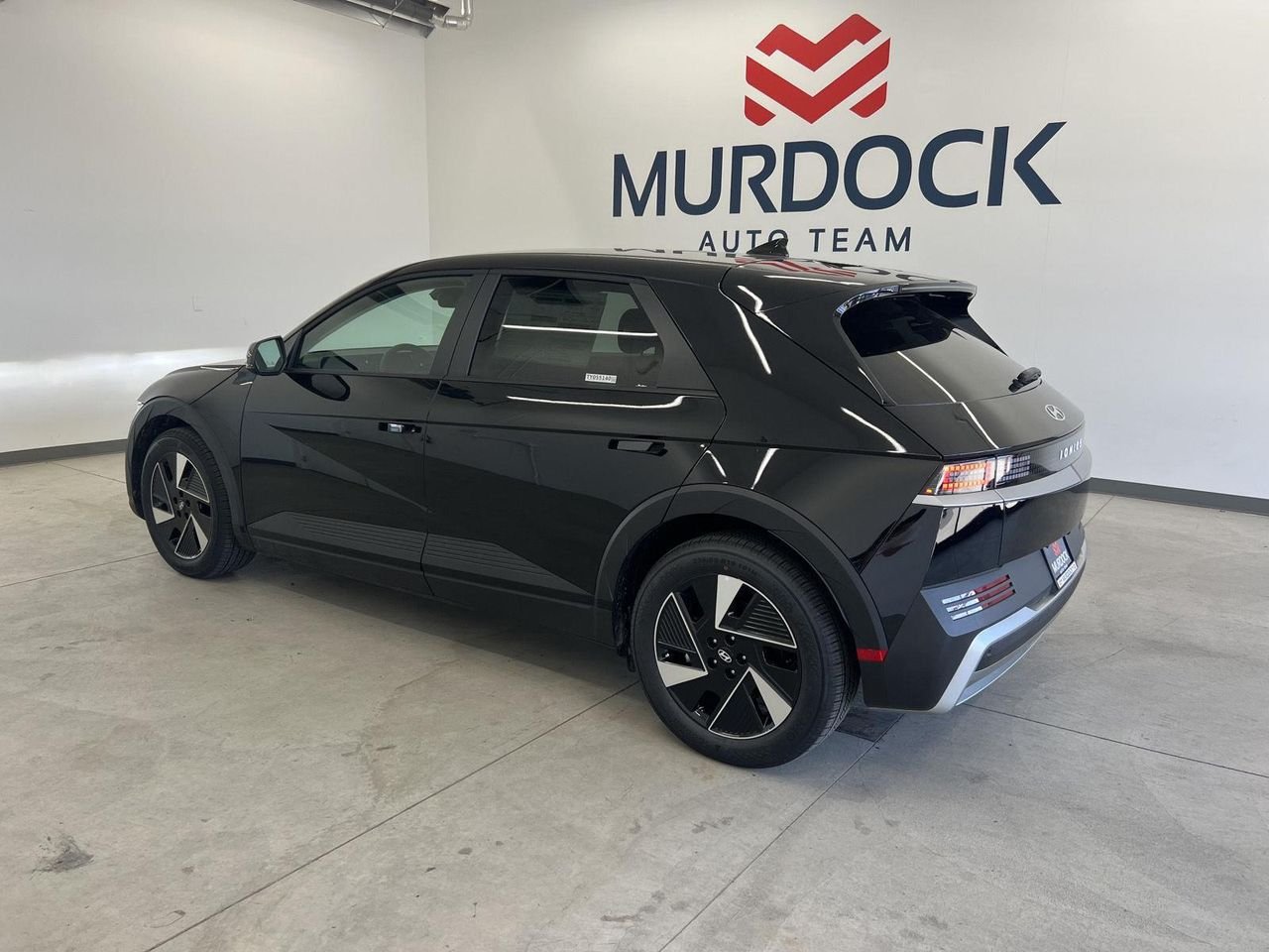 New 2026 Abyss Black Hyundai SE image 2